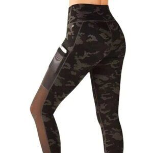 Fabletics Green & Black Camo Leggings w/Pockets with Powerhold Technology - SZ M